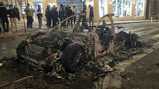 Розтрощені вітрини і масові безчинства: фанати ПСЖ влаштували хаос на вулицях Парижа