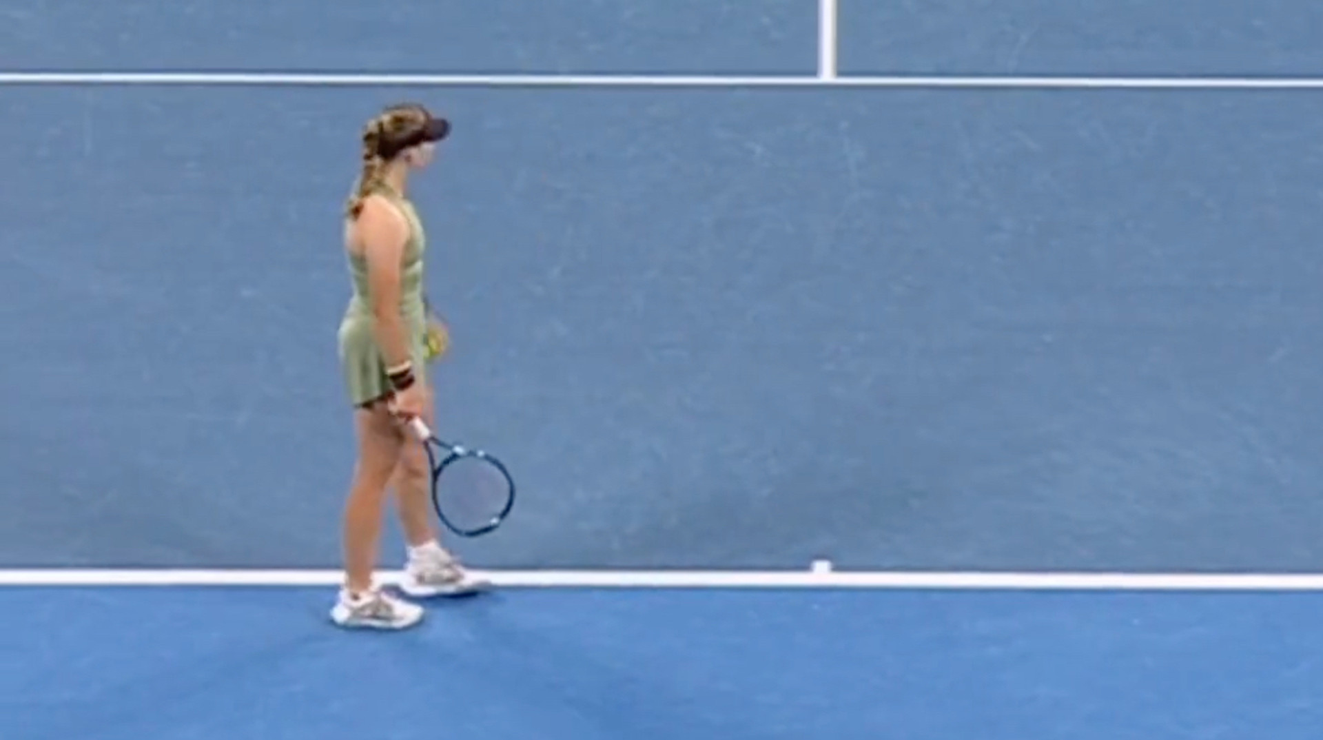 Оце так таймінг: гудок поїзда двічі зірвав подачу росіянки в матчі проти Костюк