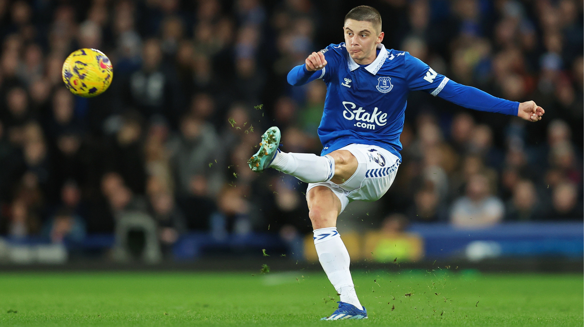 Один из худших на поле: Миколенко узнал свою оценку за матч Эвертон – Лидс