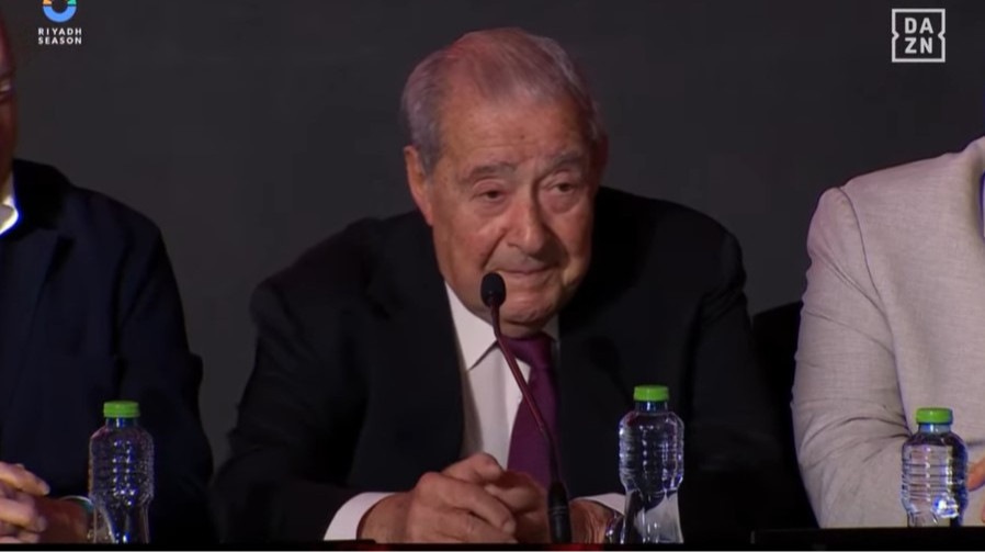 Боб Арум назвав сучасного боксера, який має потенціал стати легендою