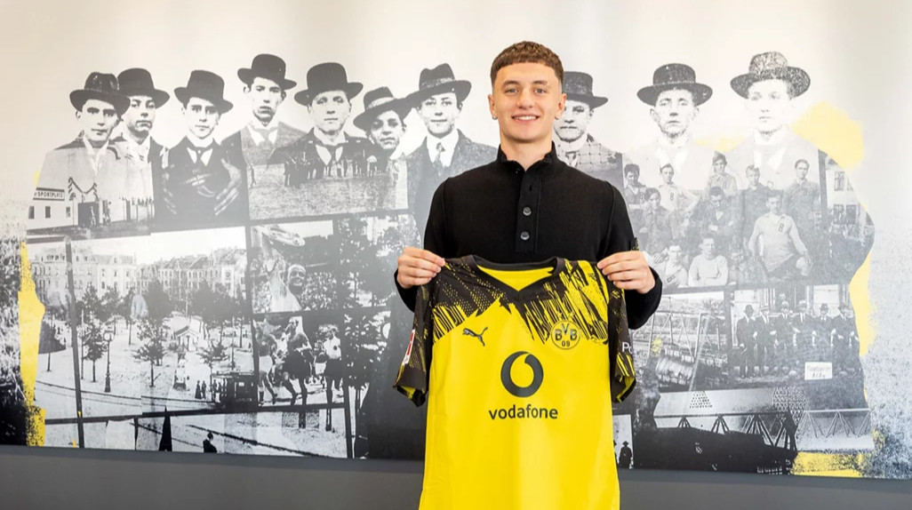 Реджани подписал профессиональный контракт с Боруссией