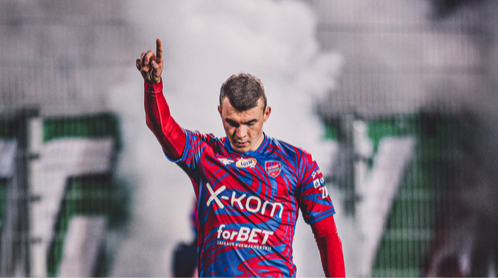 Кочергин перенес операцию на колене