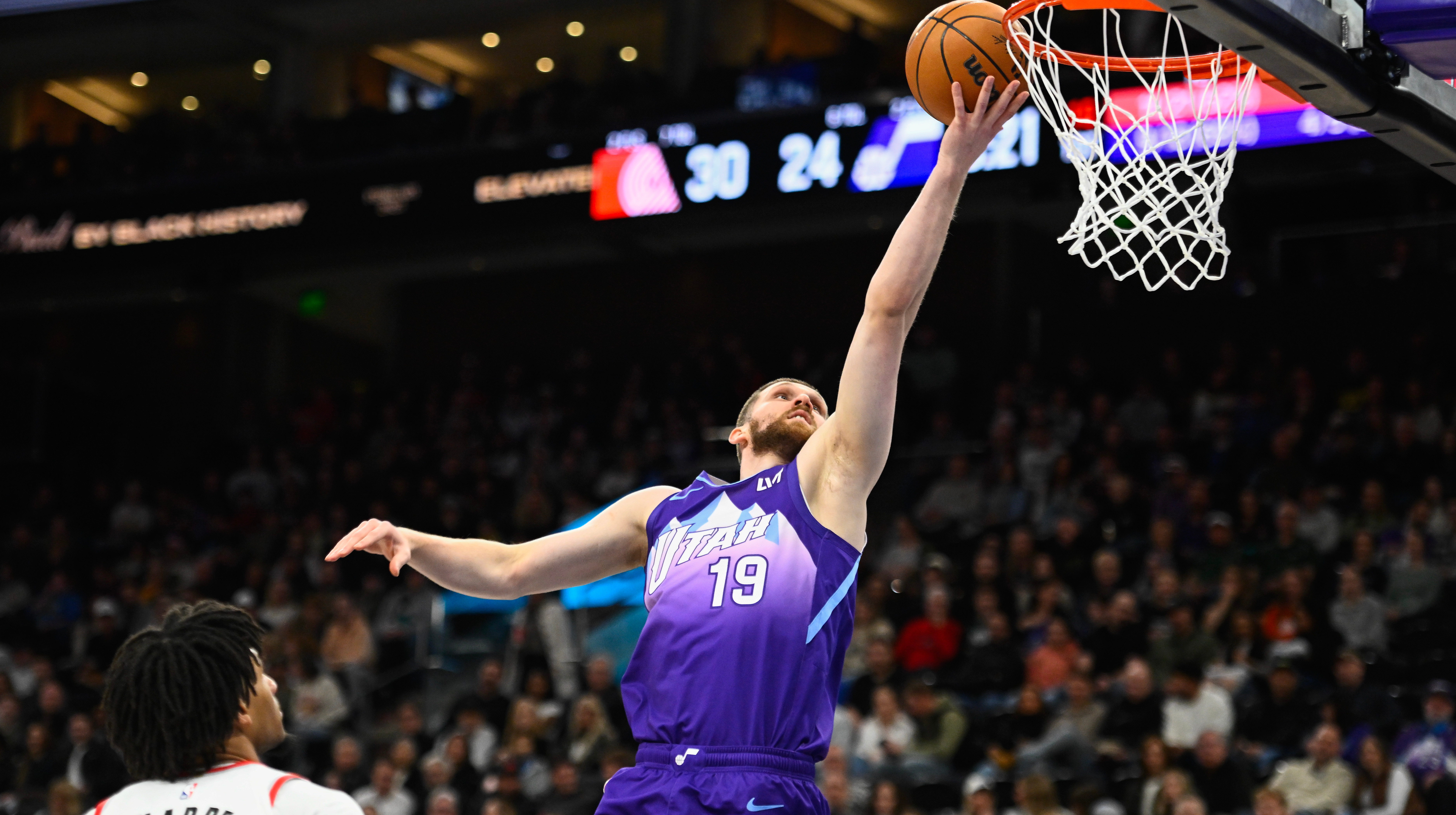 10 очков Михайлюка помогли Юте обыграть Бруклин в регулярном чемпионате НБА