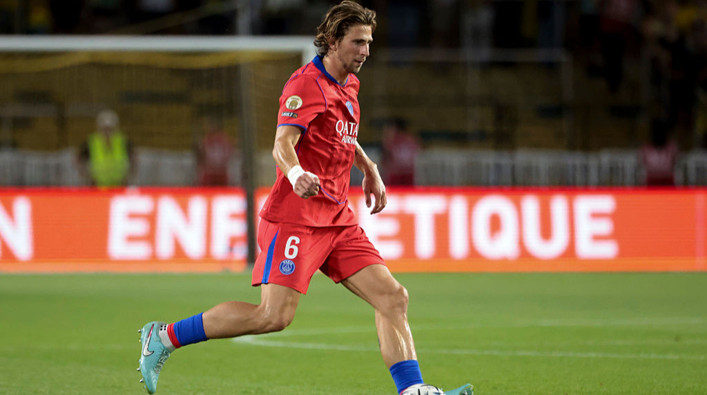 Забарный привез пенальти в дерби против Парижа в рамках заключительного матча 17 тура Лиги 1