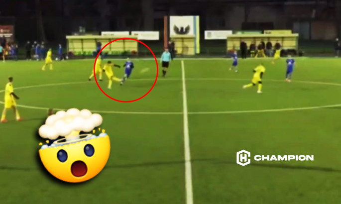 В Україні 13-річний футболіст забив гол ударом зі своєї половини поля