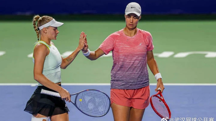 Калініна і Ястремська знялися перед матчем парного розряду турніру WTA 1000 в Ухані