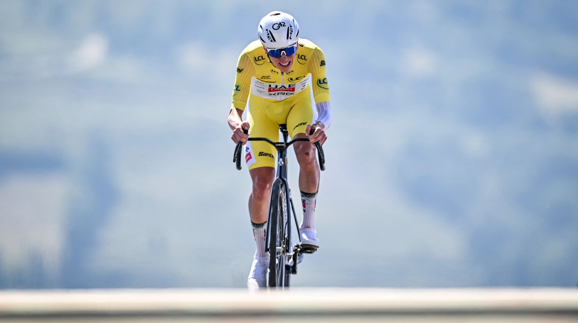 Погачар побил рекорд подъема на Мон Вонту