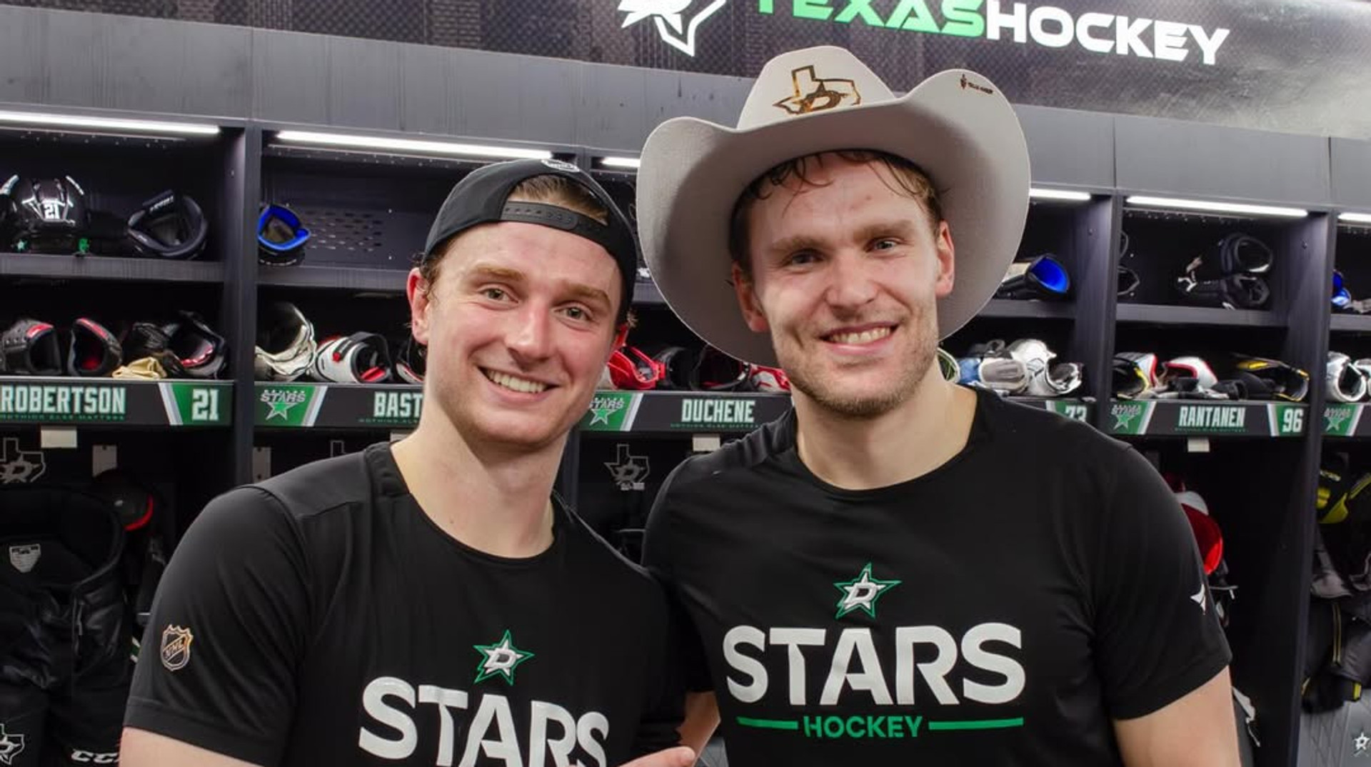 Віддав ключку, а потім забрав: зірка НХЛ змусив радіти і дивуватися юного вболівальника на Олімпійських іграх