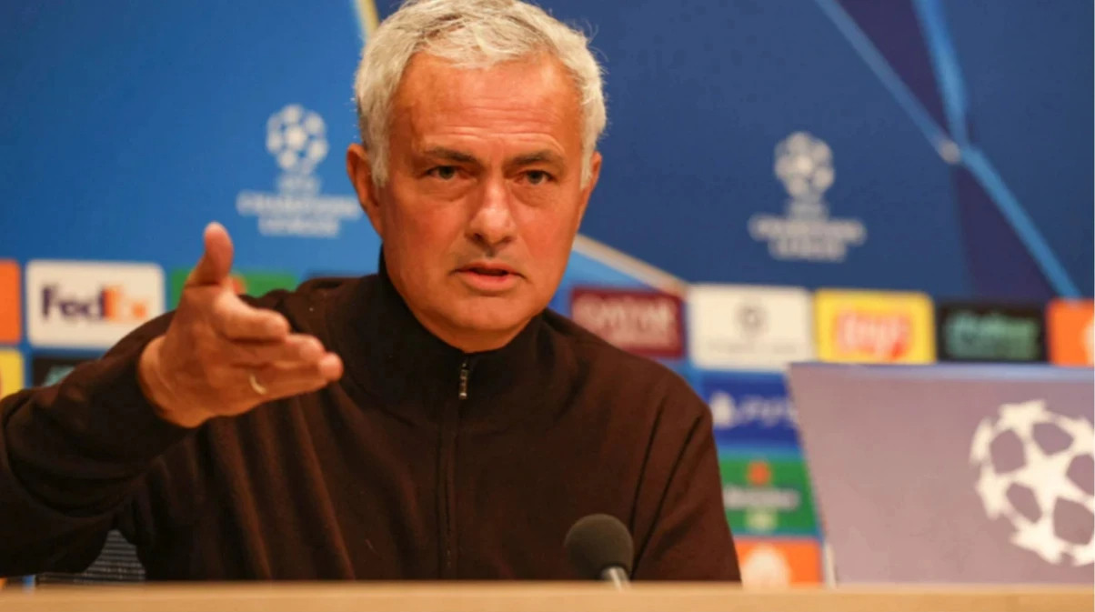 Бенфіка – останнє, що може бути расистським: Моурінью прокоментував конфлікт між Вінісіусом та Престіанні