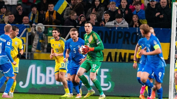 Захисник Ісландії – про сейв Трубіна: Я не міг повірити, що м'яч не зайшов у ворота