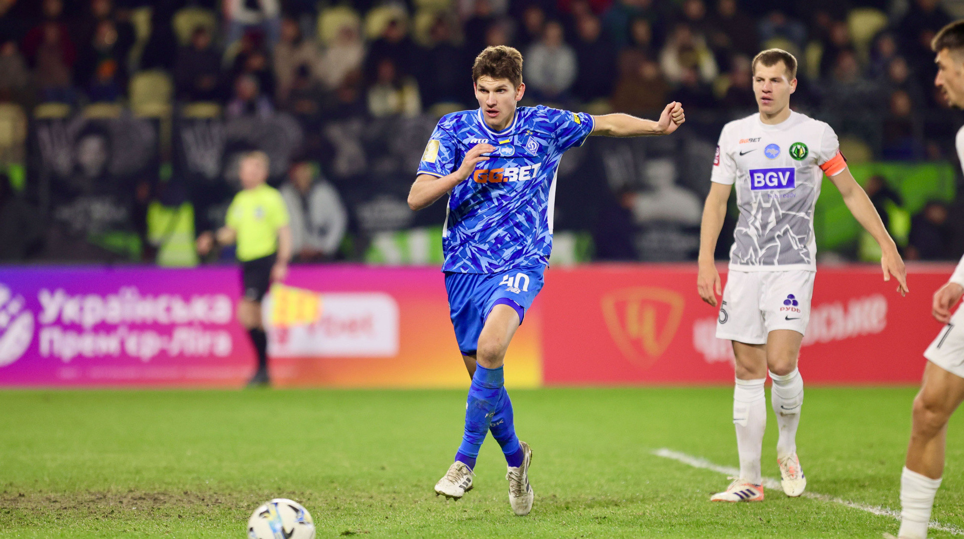 Арбитр должен был удалять игрока Динамо: представитель УАФ - о спорном моменте в матче с Полесьем