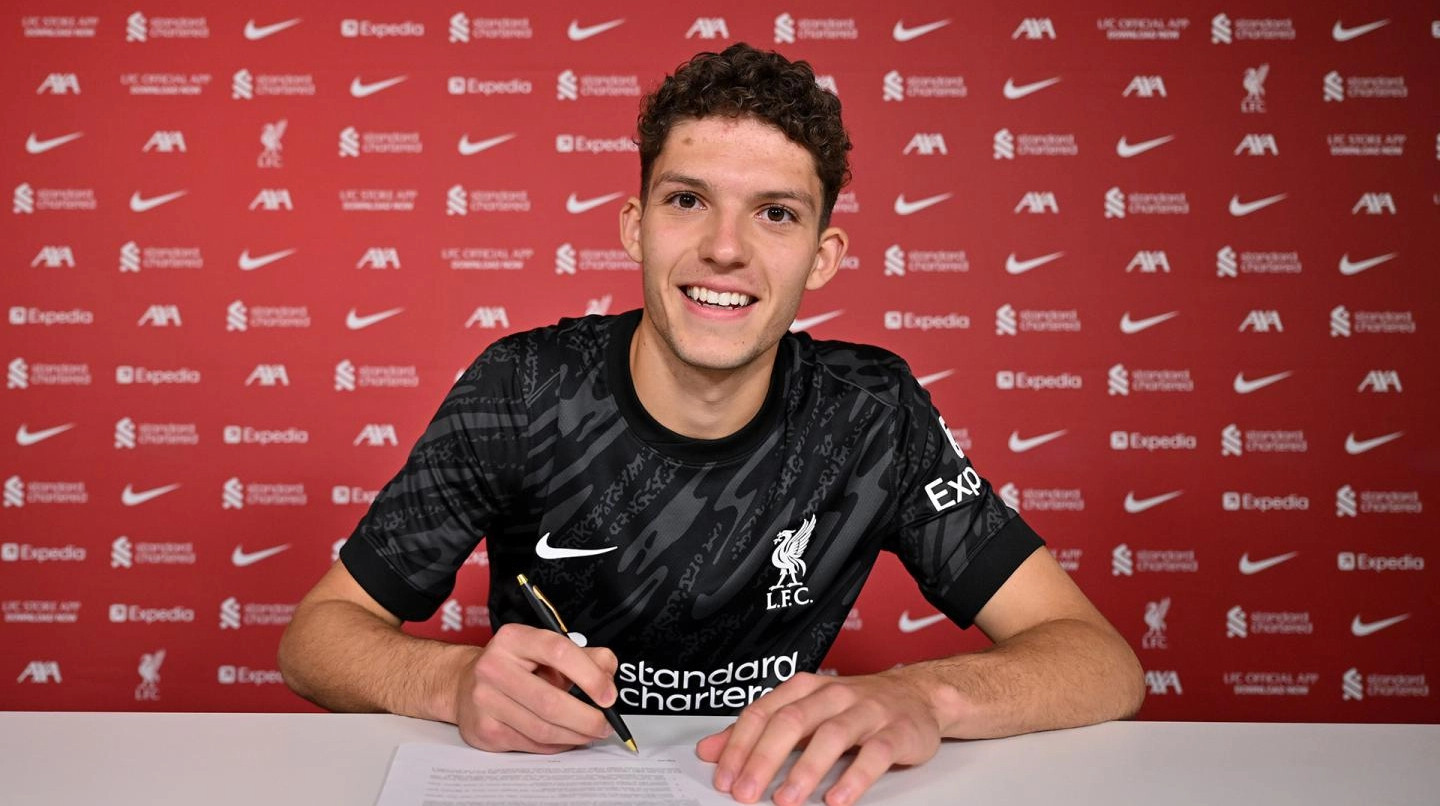 Ліверпуль підписав голкіпера Академії Пушкаша