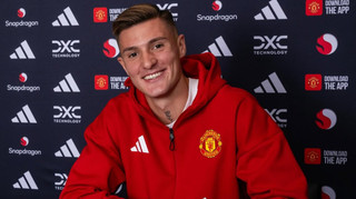 Зіркового новачка МЮ захейтили у соцмережах через вибір автівки на офіційній презентації