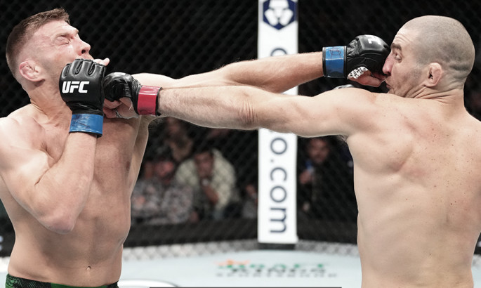 Дрейк програв 700 тисяч доларів, поставивши на бій UFC