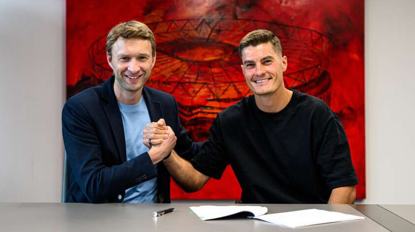 Баєр оголосив про продовження контракту з чеським форвардом