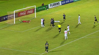 Пенальті, промах і гол з анекдоту: у Парагваї забили найабсурдніший м’яч сезону