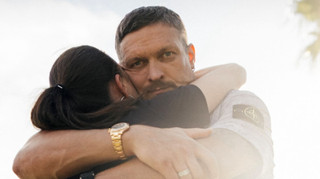 В стилі голлівудських фільмів: дружина Усика поділилася атмосферною фотосесією з боксером