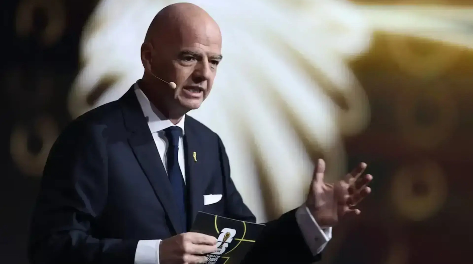 Ми повинні це зробити: Інфантіно допустив зняття бана з російських команд