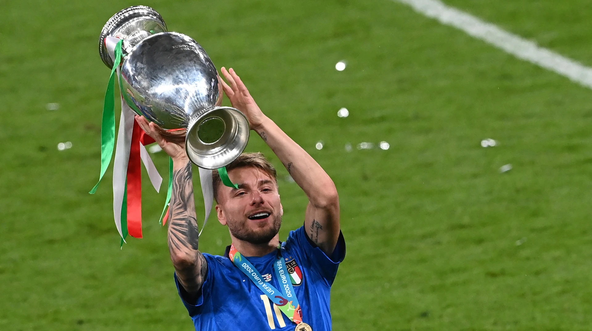 Легендарний екснападник збірної Італії та чемпіон Європи оголосив про завершення кар'єри у віці 36 років