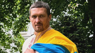 Усик, Харлан та інші: зіркові спортсмени привітали Україну з Днем Незалежності зворушливим віршем Симоненка