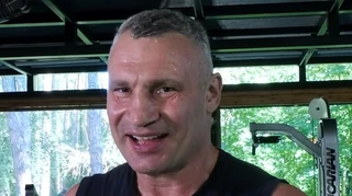 Кличко повторив власний челендж із підтягуваннями на честь Дня Незалежності України