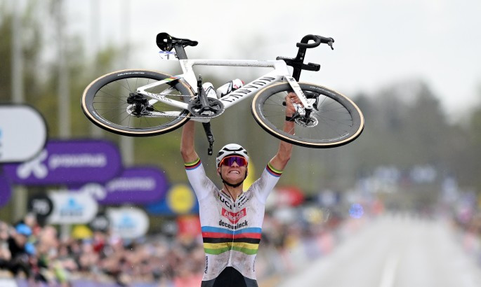 Ван дер Пул утретє в кар’єрі виграв божевільну класику Тур Фландрії
