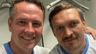 Добре, що розділив з тобою поле, а не ринг: легендарний футболіст подякував Усику за спільний матч