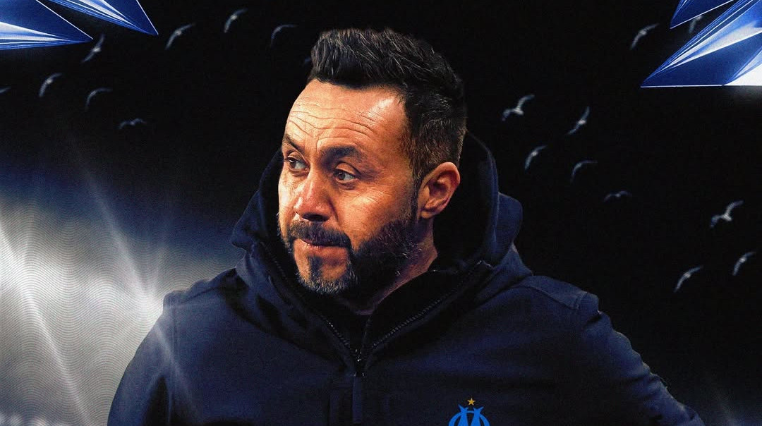 Гравці слідують за мною: Де Дзербі відреагував на чутки про звільнення після вильоту з ЛЧ