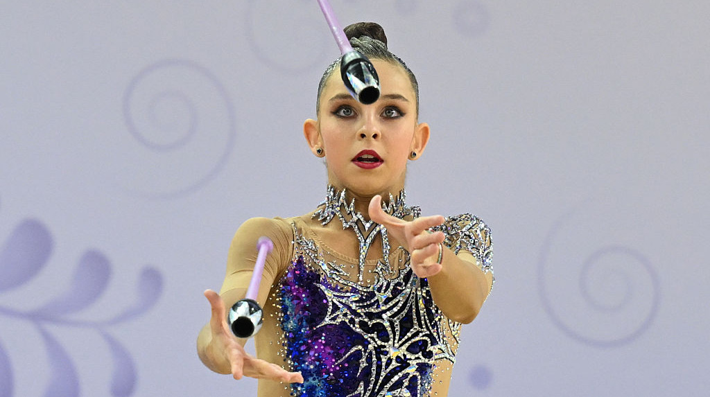 Російська гімнастка знову потрапила у скандал на церемонії нагородження