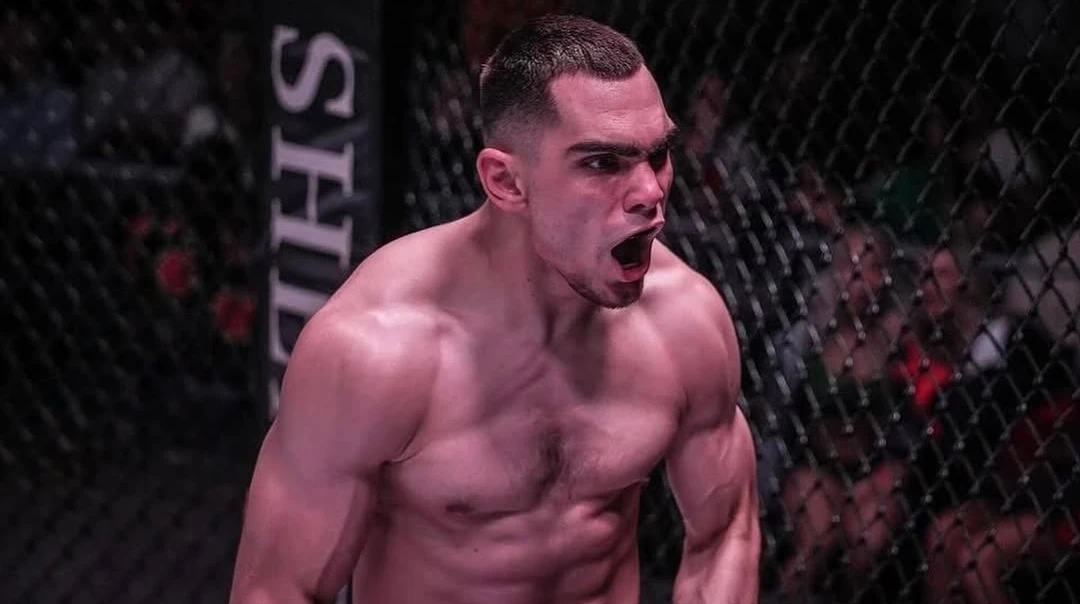 Непобежденный украинец проведет дебютный бой в UFC