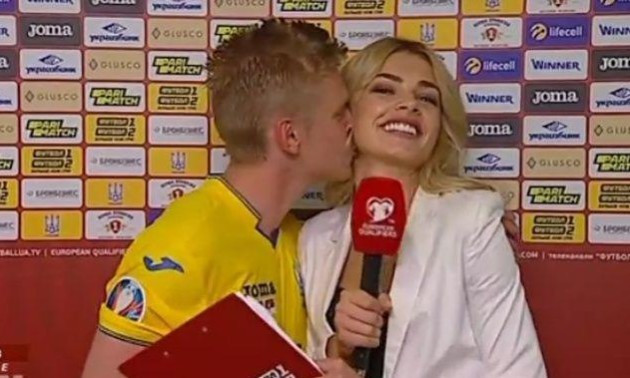 Зінченко назвав причину свого поцілунку в прямому ефірі