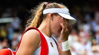 Била себе ракеткою по нозі: у російської тенісистки зірвало дах під час матчу US Open