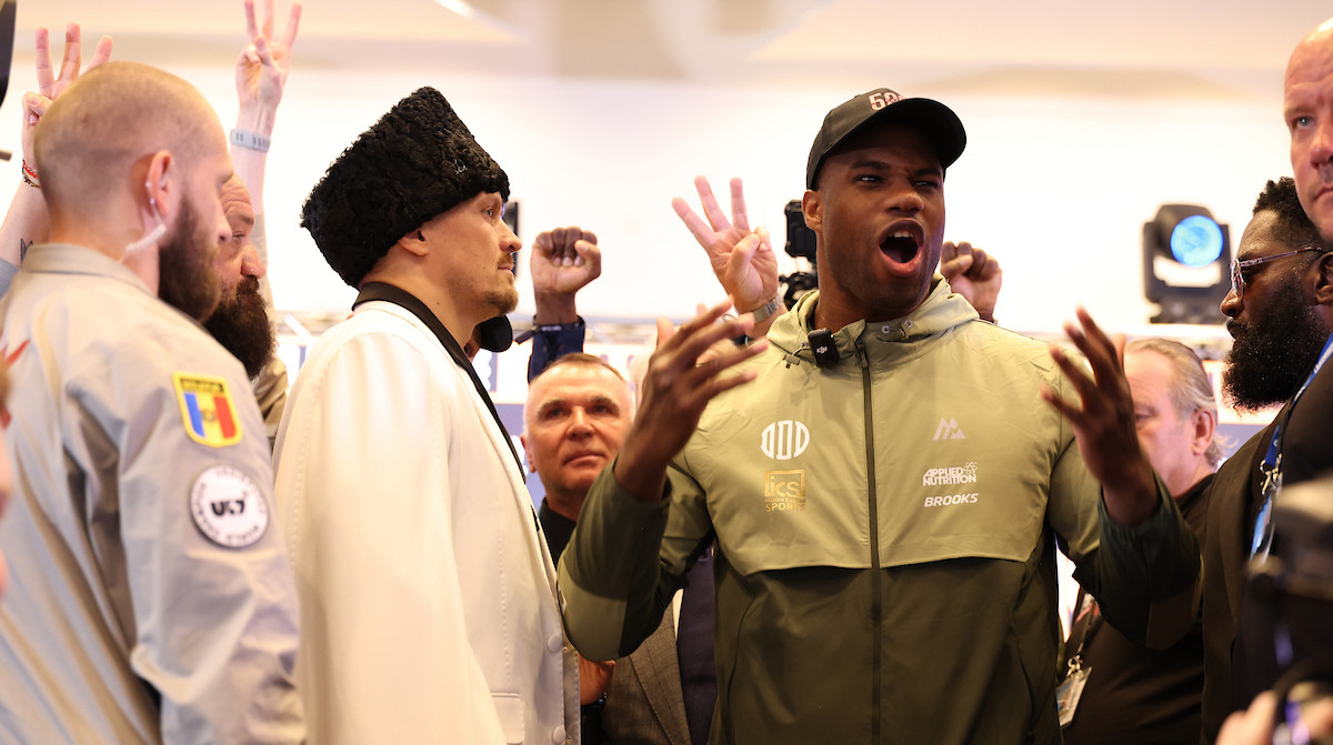 Дядько Ф'юрі дав пораду Дюбуа перед реваншем з Усиком