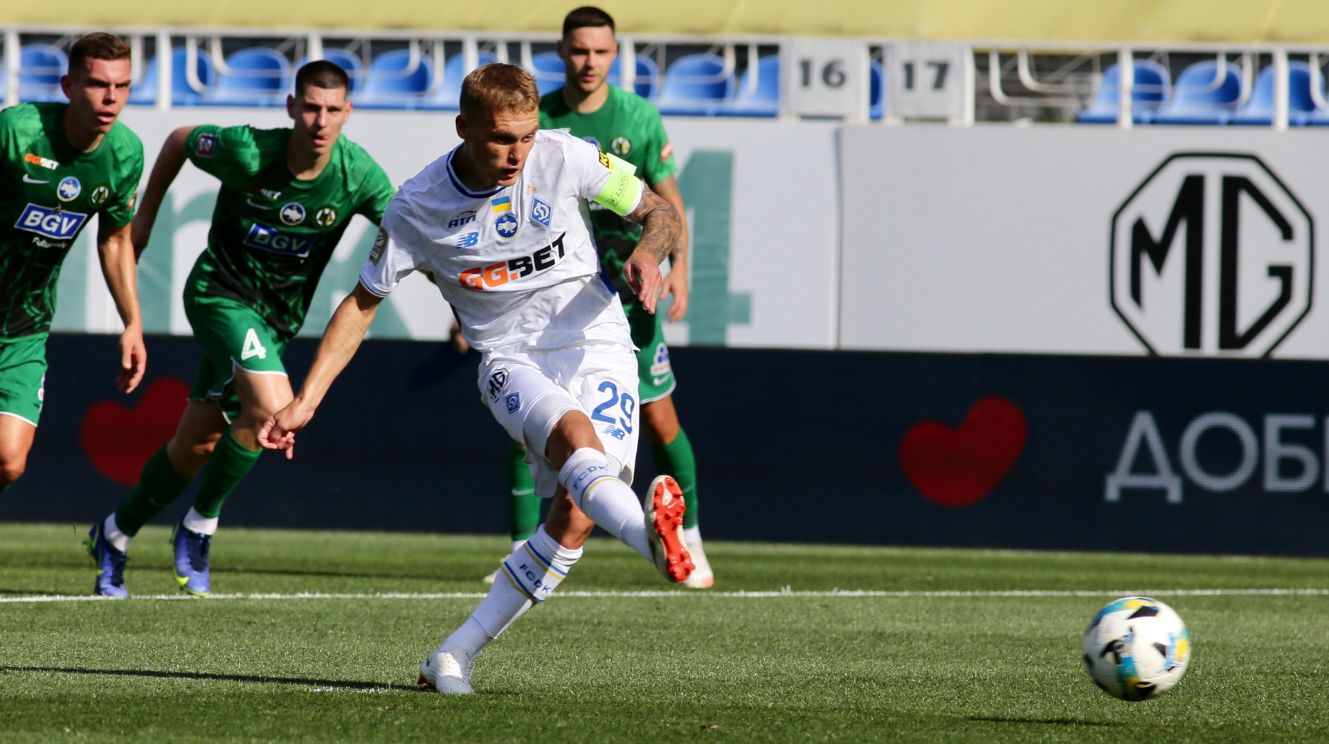 Перед Динамо і Шахтарем тремтять воротарі, у Кривому Розі утворюється венесуельський клан: підсумки 4 туру УПЛ