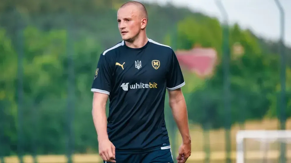 Захисник Металіста 1925 зі своєю родиною потрапив у серйозну ДТП