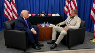 Трамп станцював із Джейком Полом під час зустрічі в Кентуккі: відео