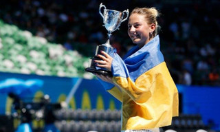 У 13 років виступала з трибуни Верховної Ради, у 14 – виграла юніорський Australian Open, відмовилася їздити на змагання до Росії, а прямо зараз вривається в еліту світового тенісу: Марті Костюк виповнюється 21 рік