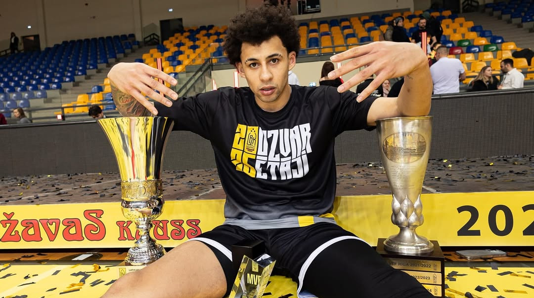 Санон став гравцем клубу, який очолює головний тренер збірної України