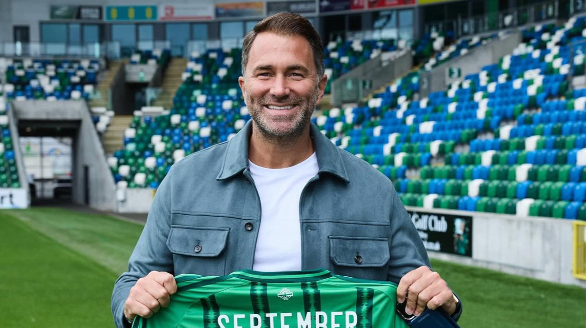 Дивна розкрутка бою: промоутер колишнього суперника Усика запостив, як росіянин б'ється з ведмедем