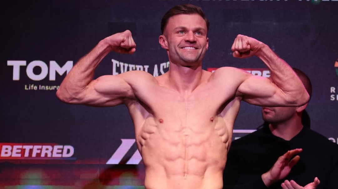 Падли нокаутировал Бельмехди и завоевал титул чемпиона Европы