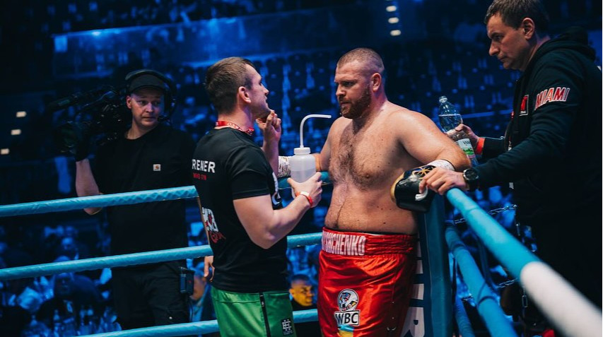 Довбищенко програв спаринг-партнеру Усика