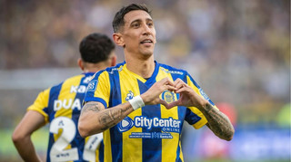 Сухий лист від легенди: Ді Марія забив фантастичний гол прямим ударом з кутового