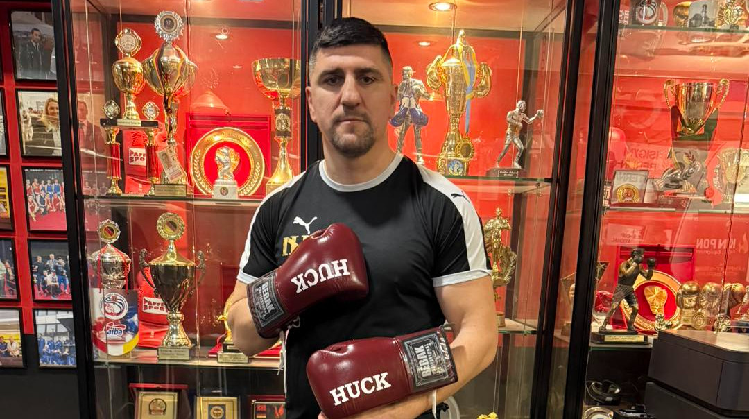 41-річний Хук переміг Пейсара у 10-раундовому поєдинку