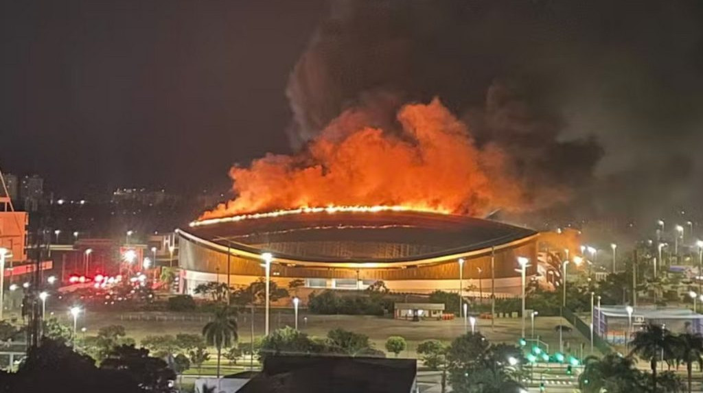 У Ріо-де-Жанейро сталася пожежа на велотреку, який мав приймати юніорський ЧС з фехтування