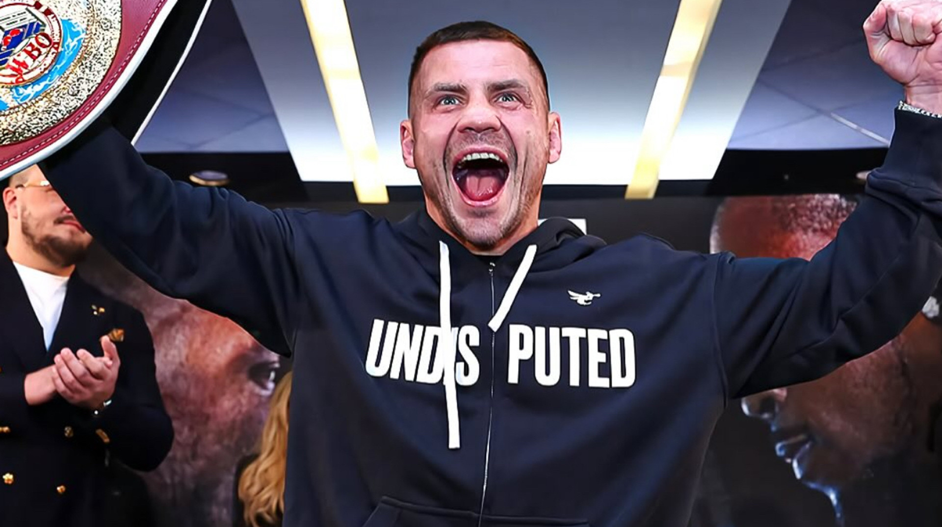 Берінчик перевірив на міцність прес футбольного блогера