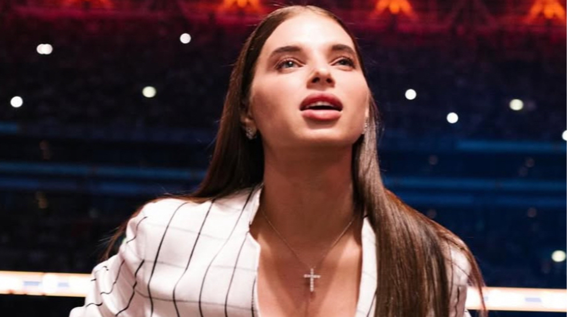 Коли любов лунає голосніше за гонг: Усик показав емоції дружини під час бою з Дюбуа