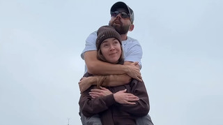 Іноді все, що тобі потрібно – це обійми: Світоліна покатала на собі відомого українського блогера