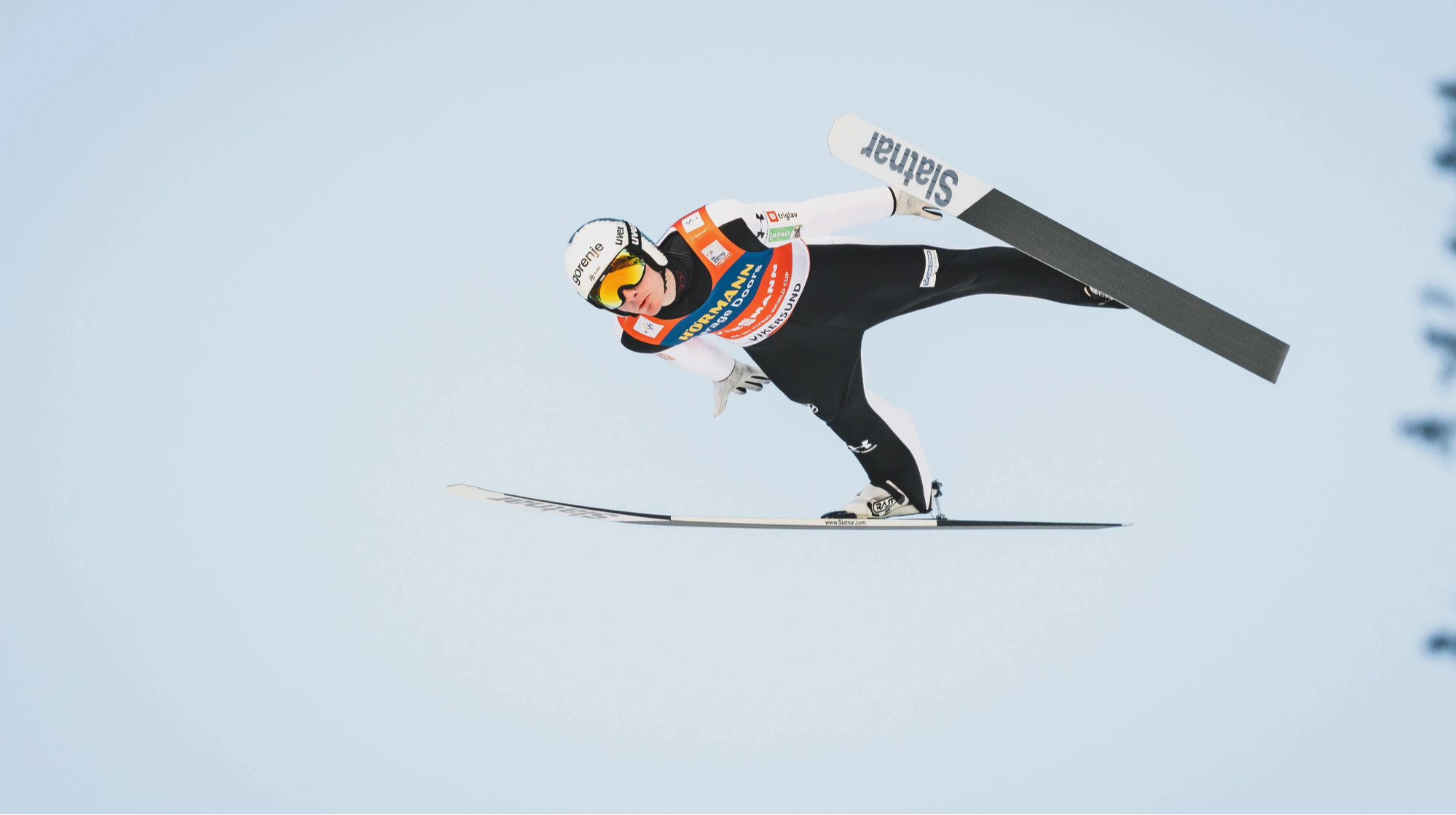 Стрибки з трампліна. Домен Превц здобув третю перемогу поспіль