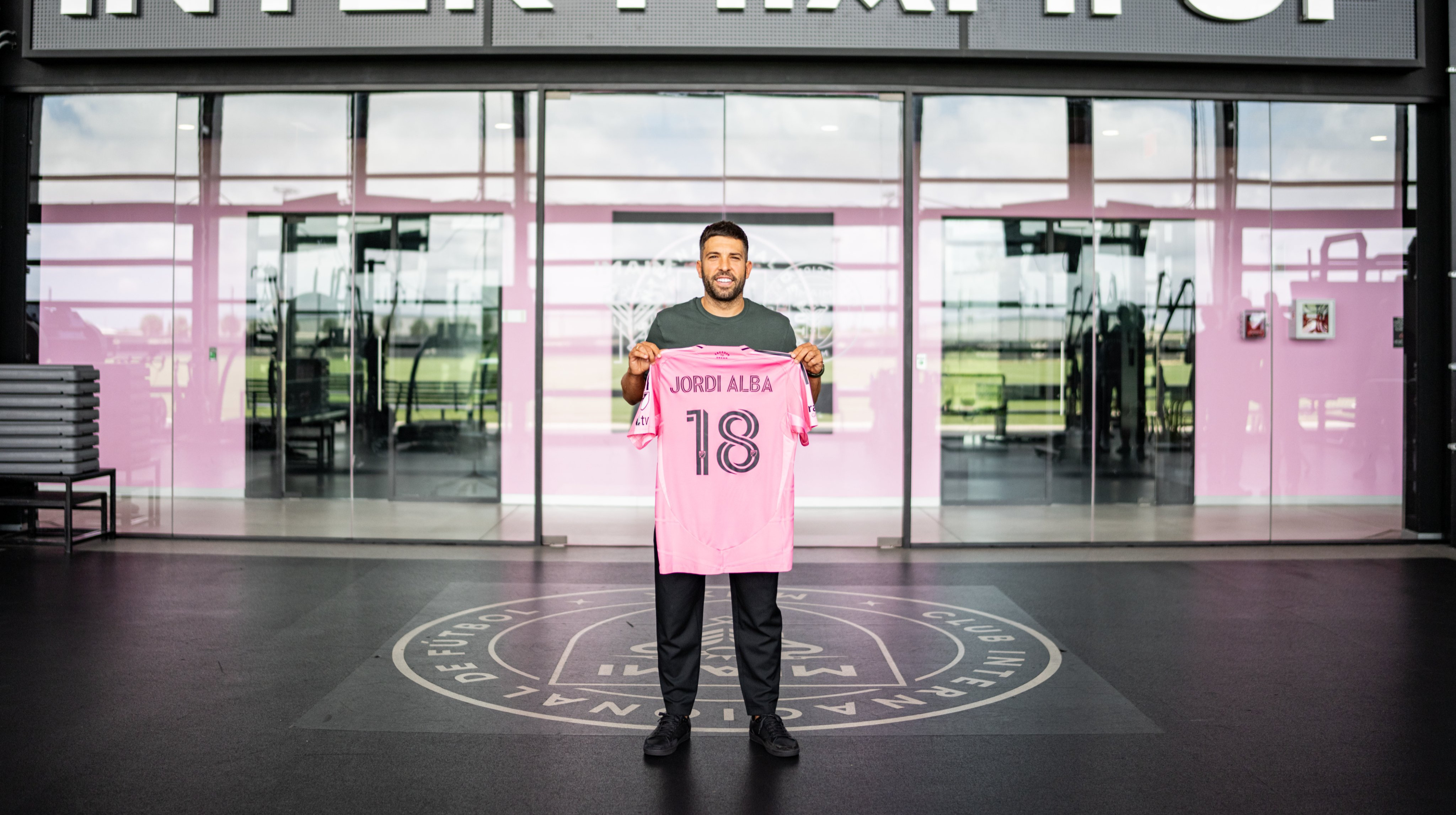 Интер Майами продлил контракт со звездным защитником