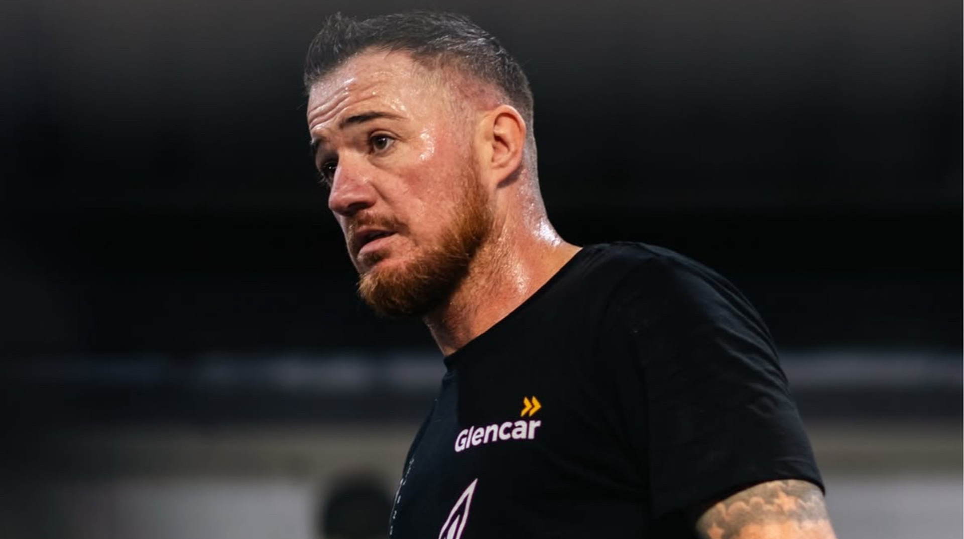 Колишня зірка АПЛ невдало дебютував у боксі, відлетівши у нокаут у першому раунді